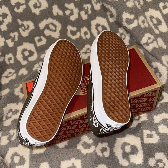 Classic Slip-on Vans New in Peace βπ» Paisley & Grape Lea π - Picture 16 of 17